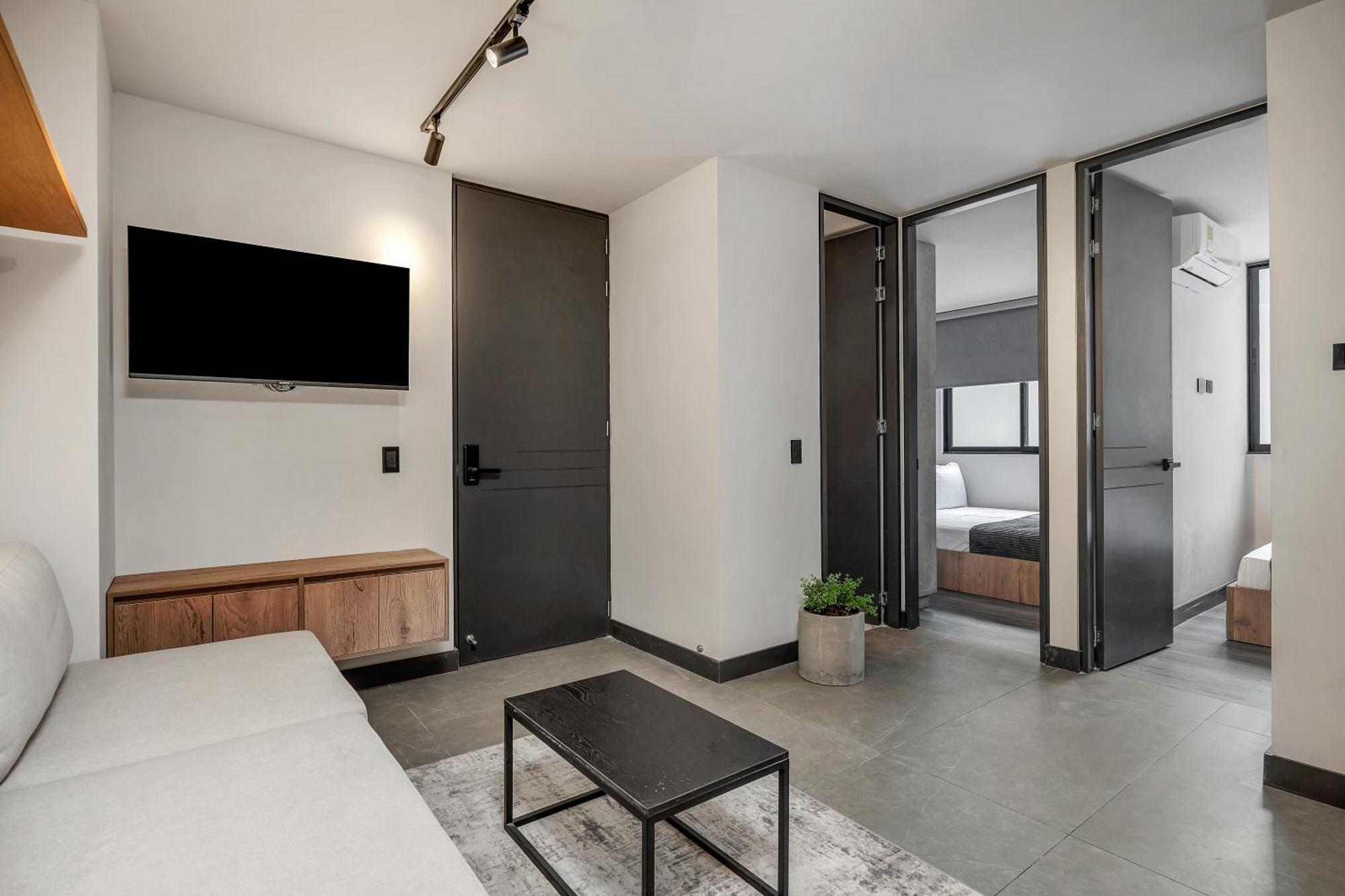 Apartamentos Housy Laureles Меделин Екстериор снимка