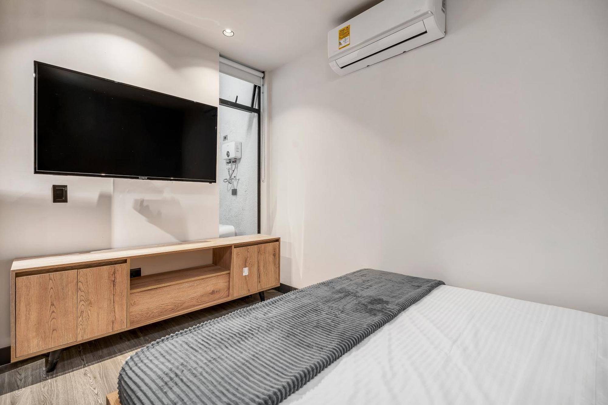 Apartamentos Housy Laureles Меделин Екстериор снимка