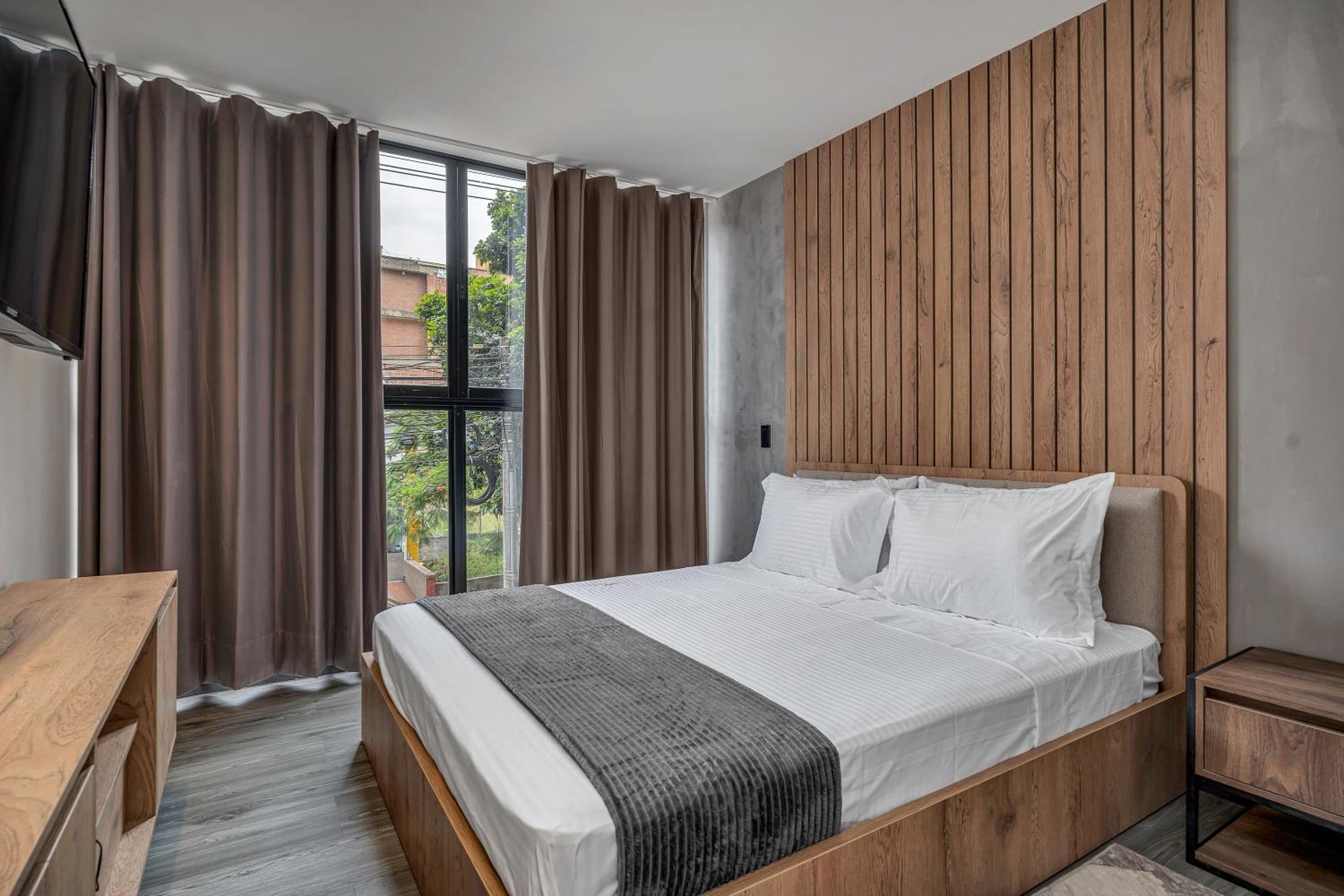 Apartamentos Housy Laureles Меделин Екстериор снимка