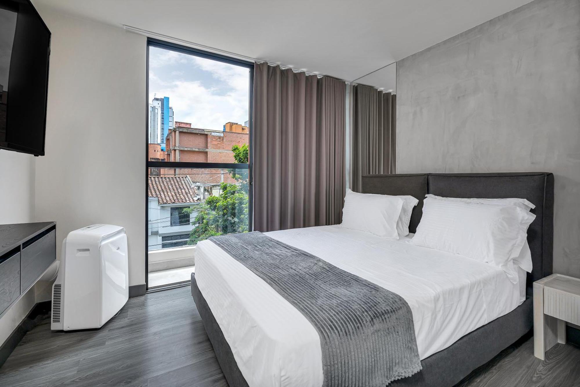 Apartamentos Housy Laureles Меделин Екстериор снимка
