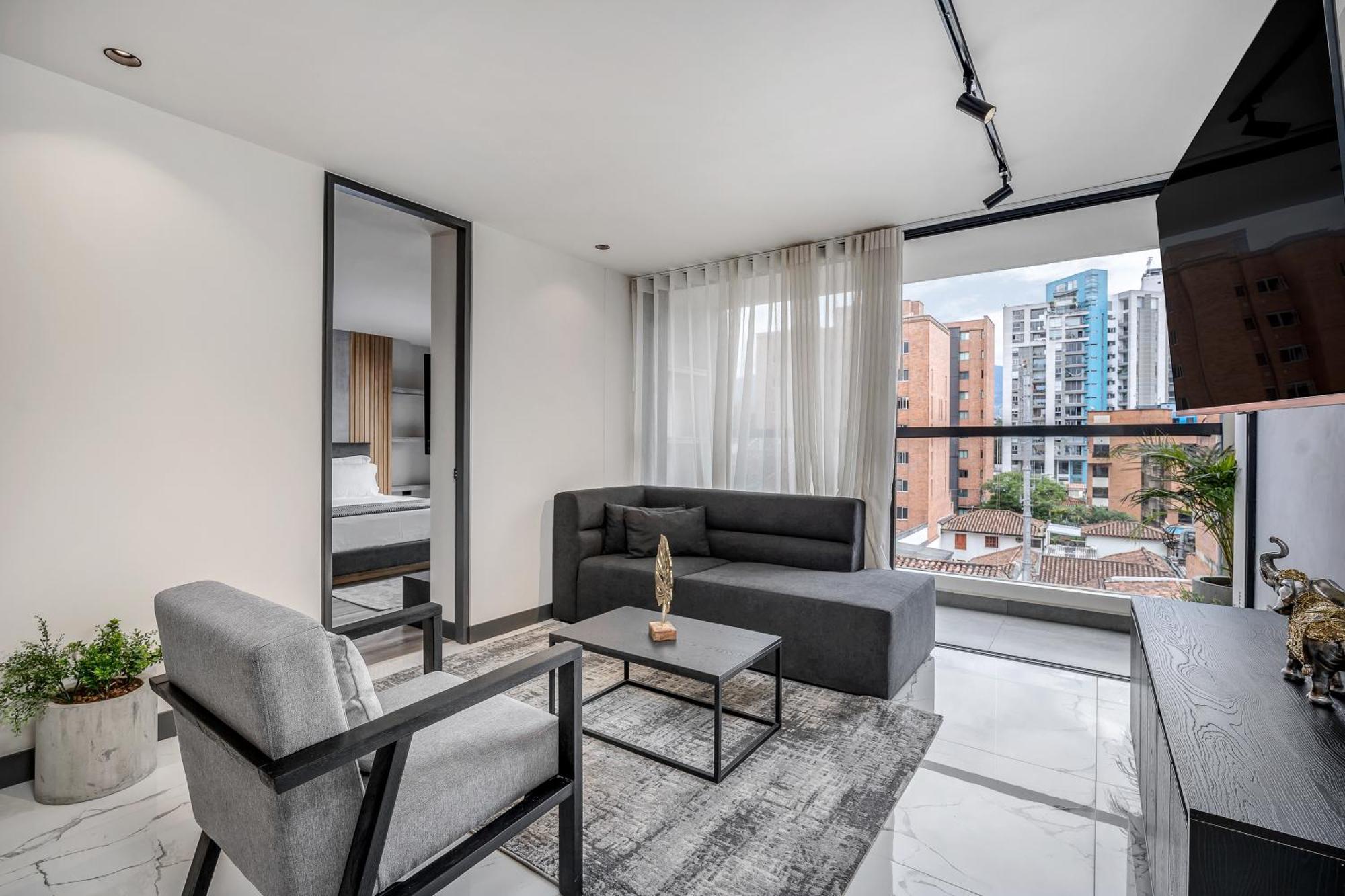 Apartamentos Housy Laureles Меделин Екстериор снимка